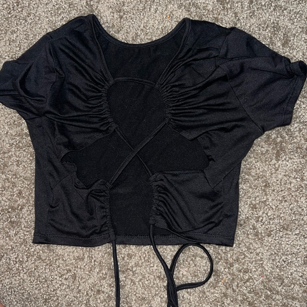 Small black crop top with open toe back